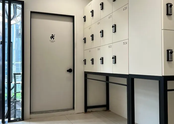 Sleep Box Kapselhotel *